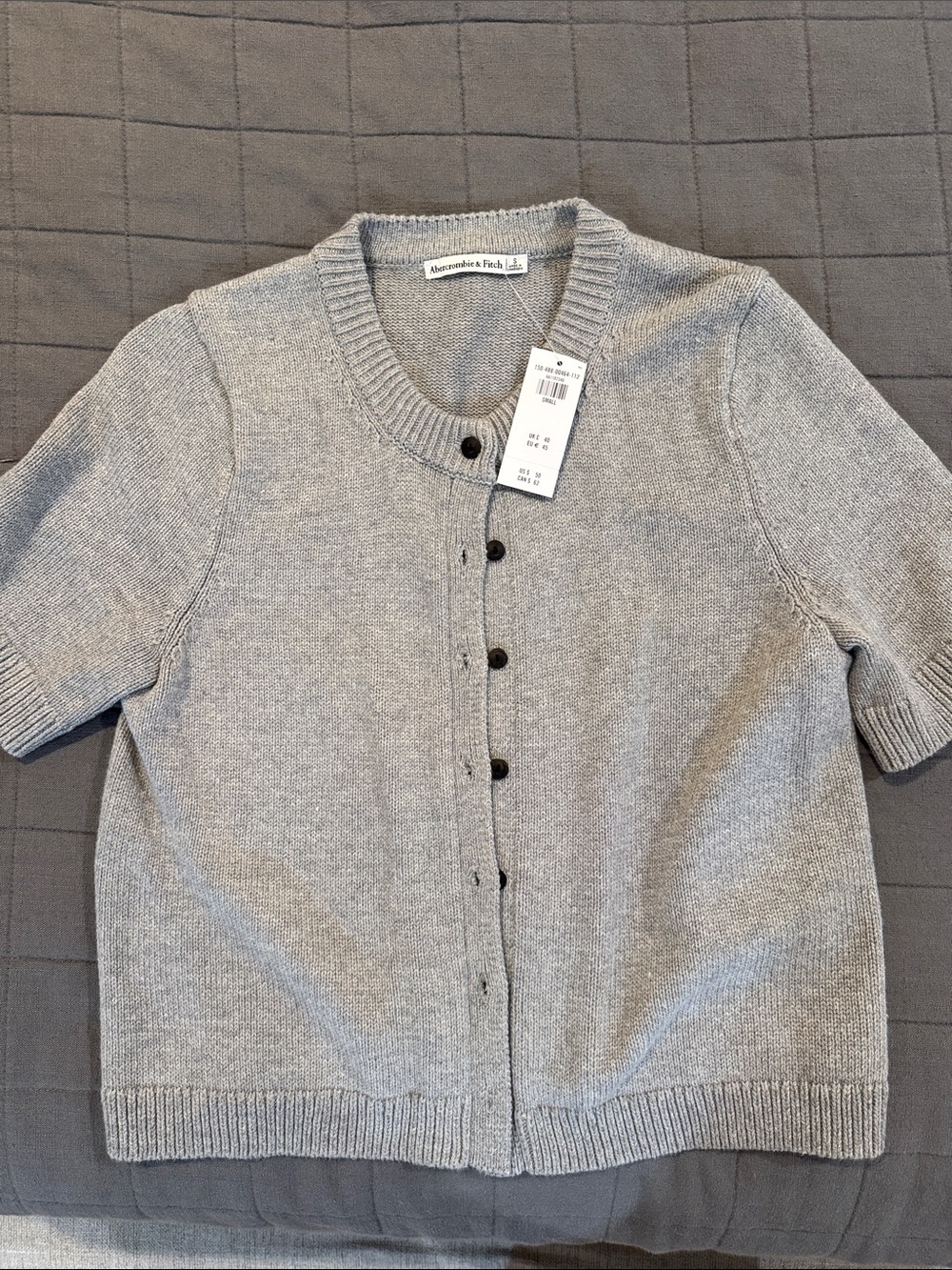 Abercrombie & Fitch Light Gray Short-Sleeve Button Cardigan